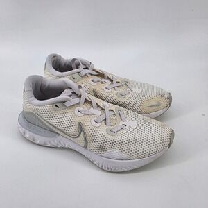 Nike Renew Run‎ Womens Running Shoes White Metallic Silver CK6360-003 Size 6.5